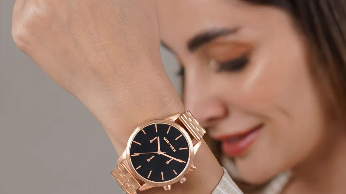 Choosing Between Rose Watches Vs. Silver For Women