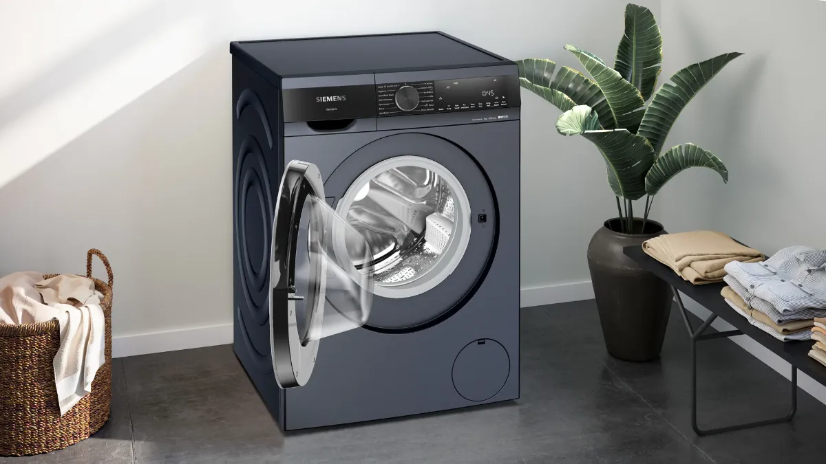 Comparion Of The Smart vs Traditional Washing Machines