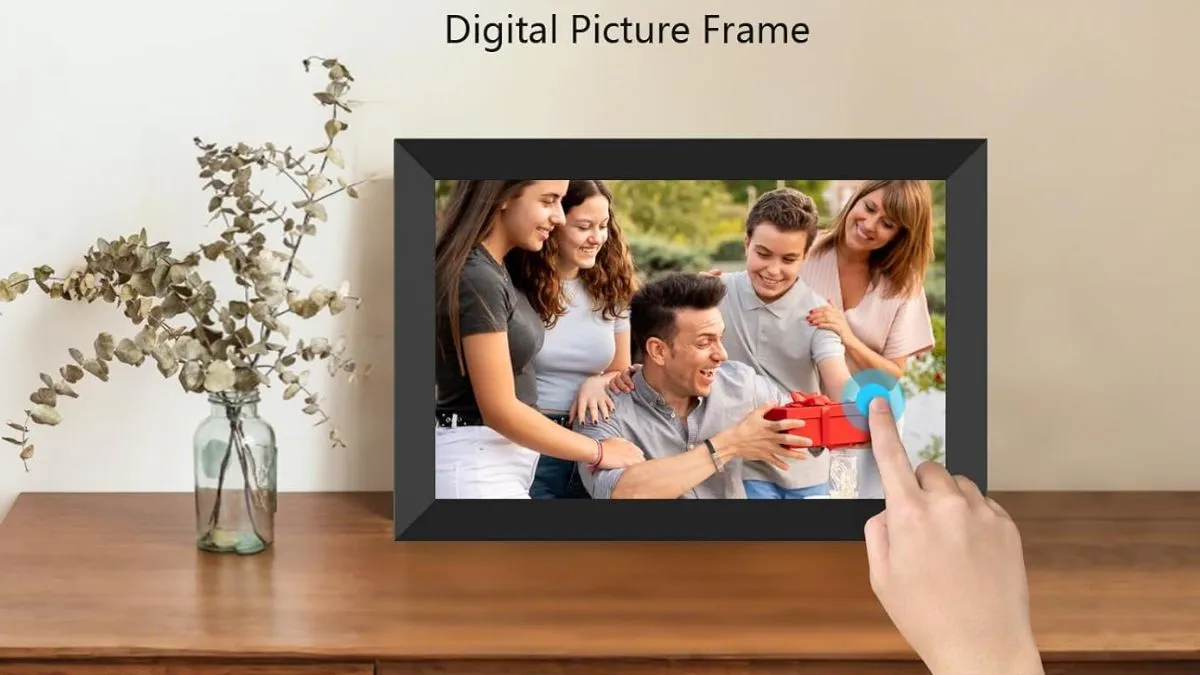 5 Best Digital Photo Frames to Showcase Your Gemini AI Trending Couple Photos 