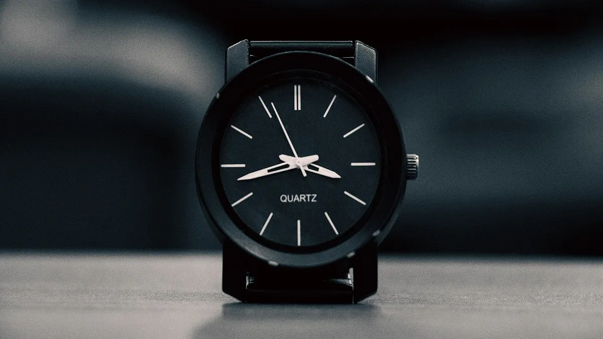 Best_Titan_Black_Watch_For_Men