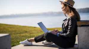 Lightweight_Laptop_For_Travellers